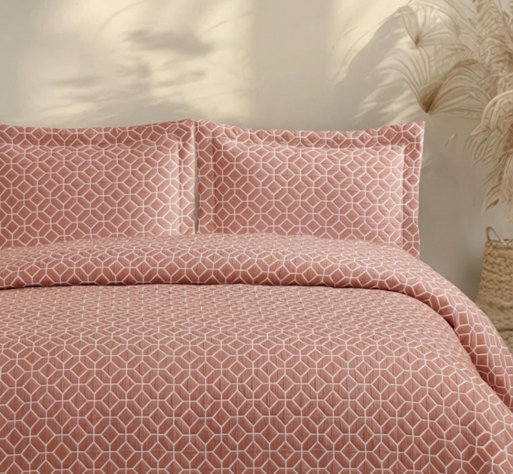 Matelass Quilt Set Ð Geometric Pattern