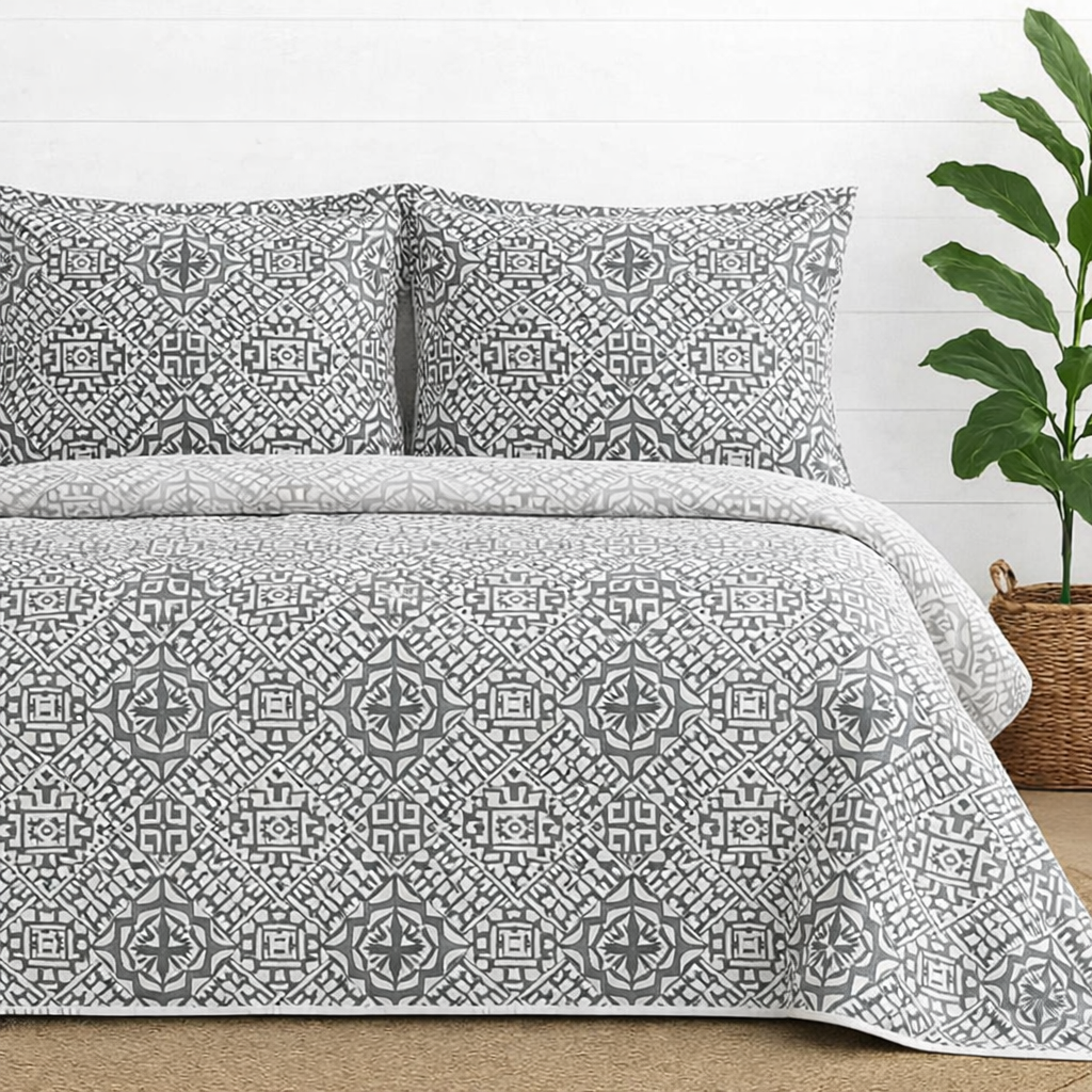 Matelass Quilt Set Ð Medallion Print