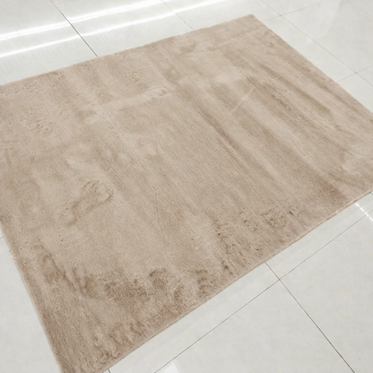 Low Pile Faux Fur Rug (100% Polyester)