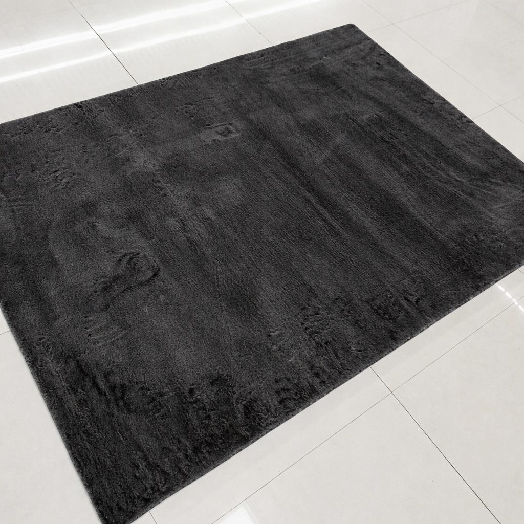 Low Pile Faux Fur Rug (100% Polyester)