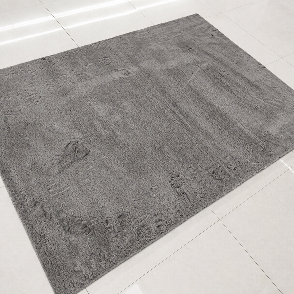 Low Pile Faux Fur Rug (100% Polyester)