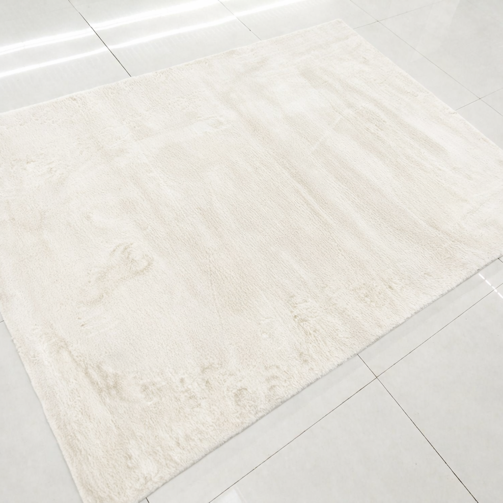 Low Pile Faux Fur Rug (100% Polyester)